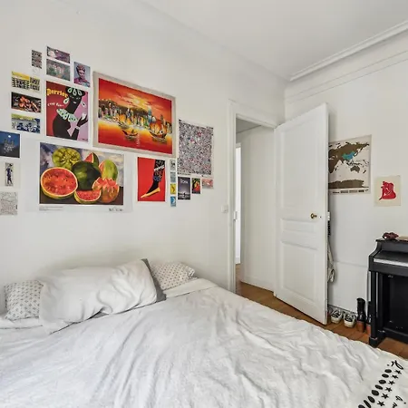 Apartment Parisien Au Coeur Du 18eme Paris